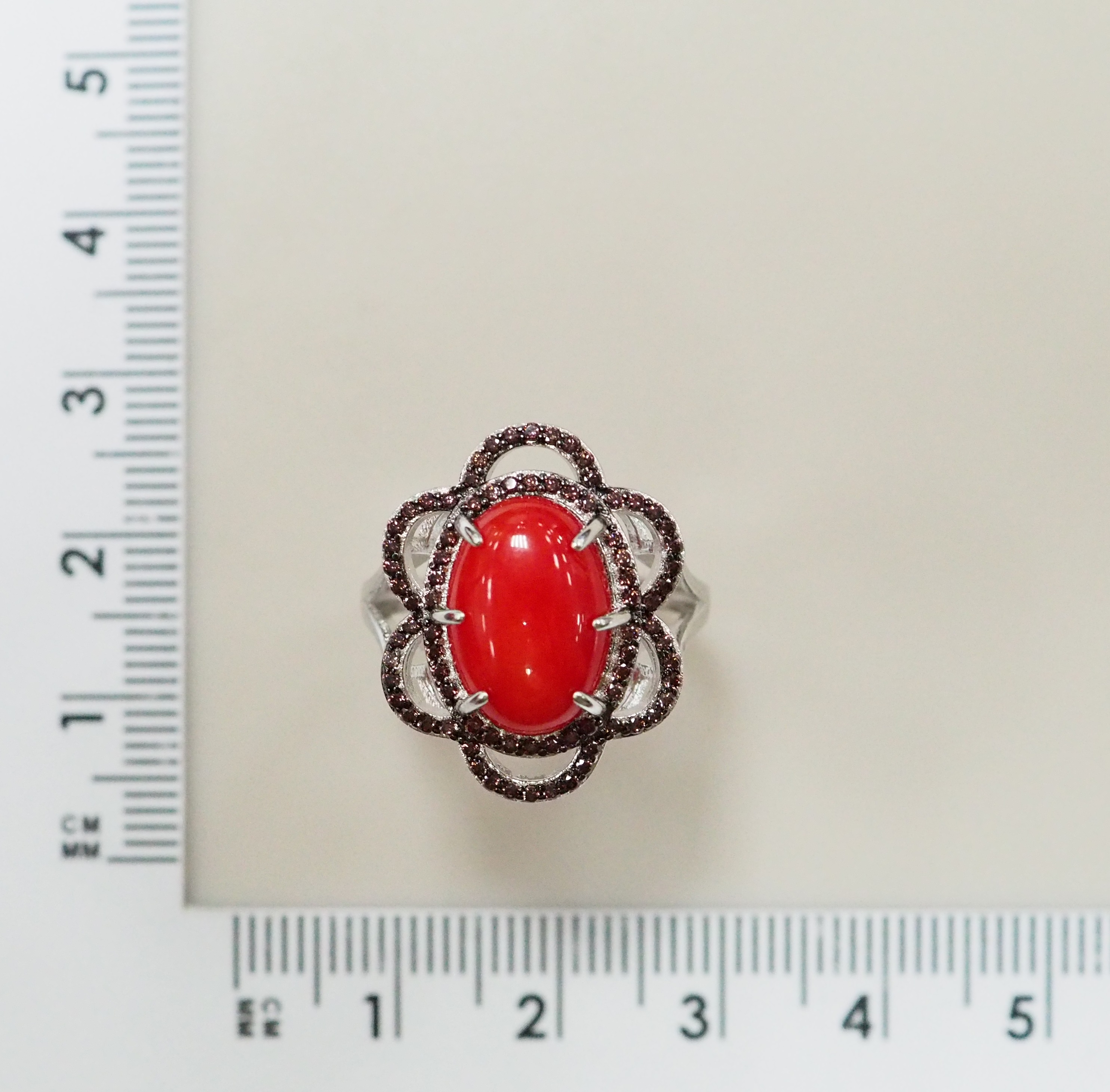 Серебряное кольцо с кораллом